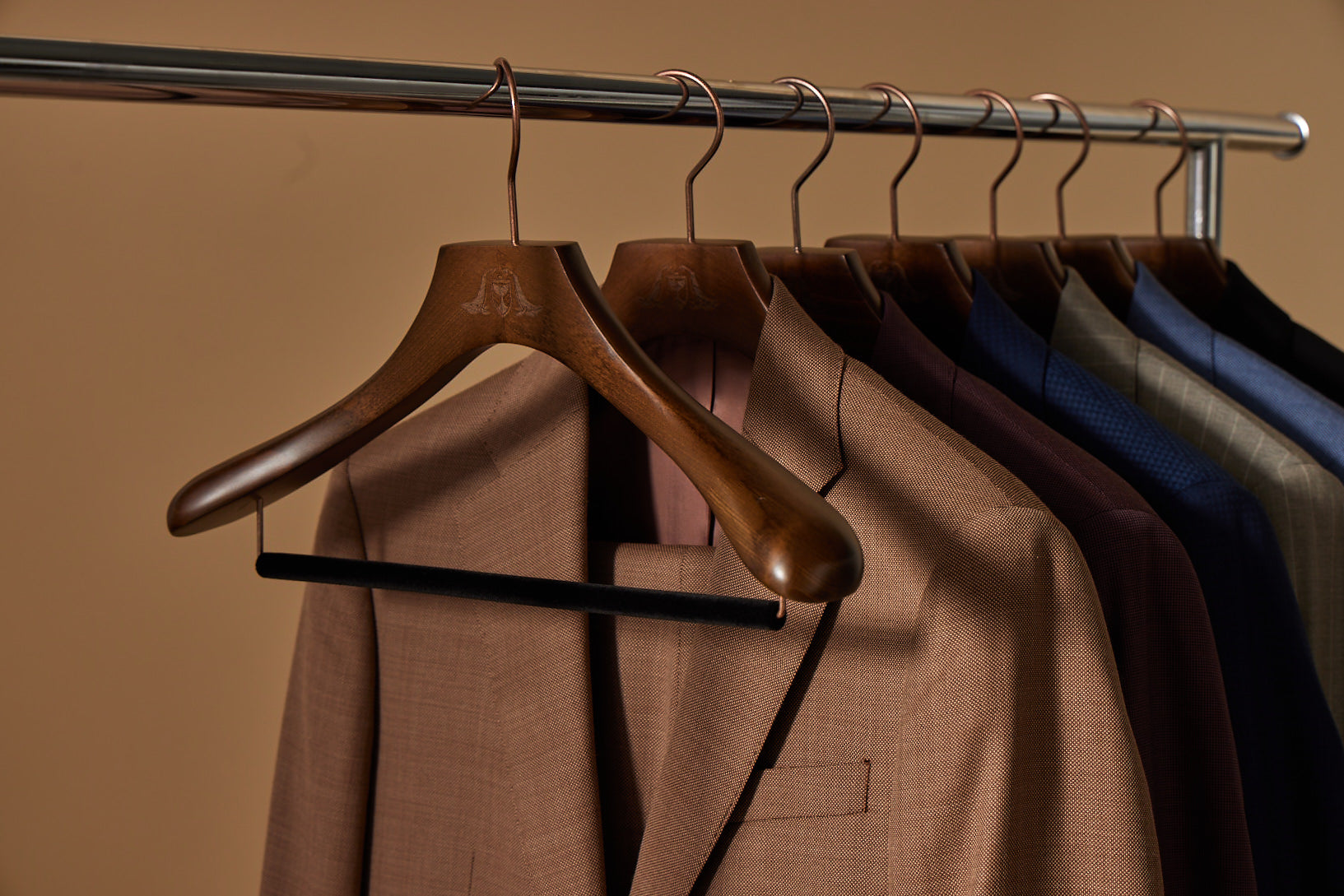 Oliver Pond Luxury Wooden Suit Hanger